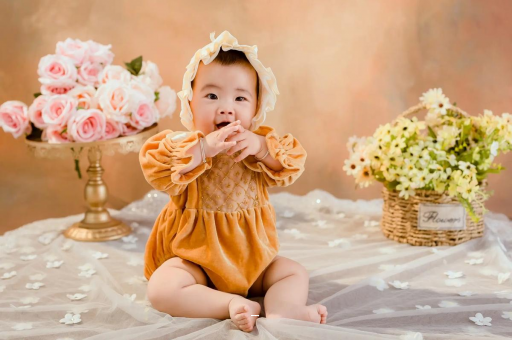 桦甸宝宝几个月会转头